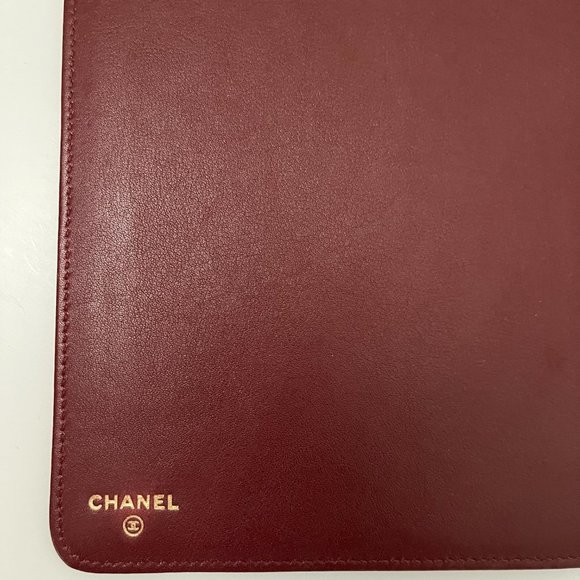 CHANEL 9th Generation iPad Cover Case (pristine condition) - Picture 11 of 16